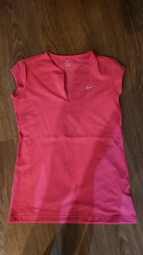 Zdjęcie oferty: T-shirt damski Nike Nowy rozmiar M