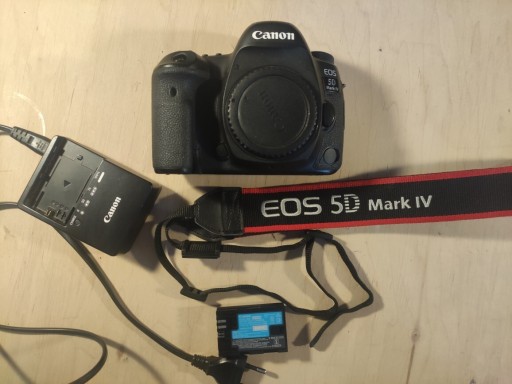 Zdjęcie oferty: Aparta Canon Eos 5d Mark 4