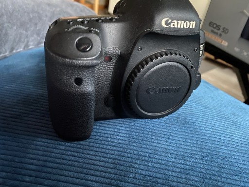 Zdjęcie oferty: Aparat lustrzanka Canon Eos Mark III 5D