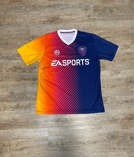 Zdjęcie oferty: Koszulka piłkarska EA Sports FIFA 18 Ultimate XL