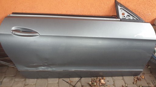 Zdjęcie oferty: Drzwi prawe mercedes w207 c792