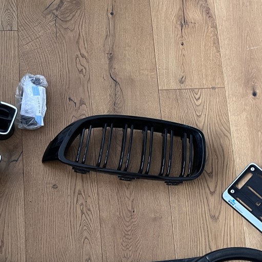 Zdjęcie oferty: Grill atrapa nerka czarna prawa bmw 4 f32 f33 f36