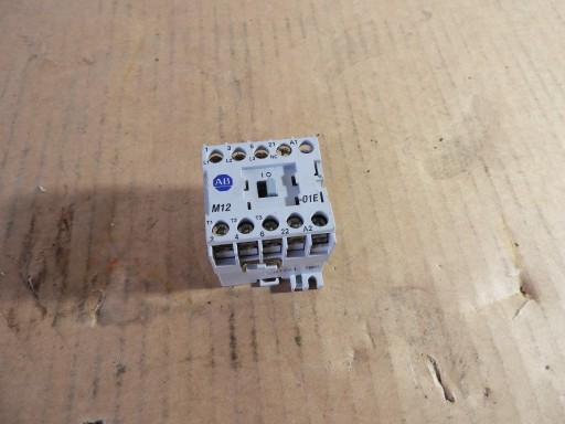 Zdjęcie oferty: ALLEN-BRADLEY 100-M12N2 31