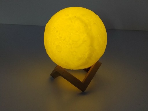 Zdjęcie oferty: Lampa nocna księżyc 3D Led 
