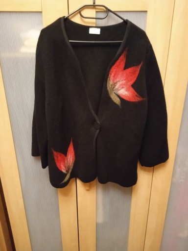 Zdjęcie oferty: Sweter z haftem firmy Zoja