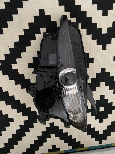 Zdjęcie oferty: Lampa prawa  Mazda cx-30, dwa zaczepy do korekty.