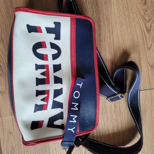 Zdjęcie oferty: Torebka listonoszka Tommy hilfiger 