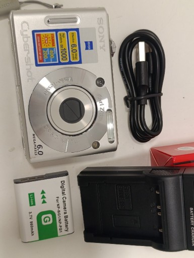 【ジャンク】SONY Cyber-Shot DSC-W30 スポーツパック ジャンク】SONY Cyber-Shot DSC-W30 スポーツパック Sony Cyber
