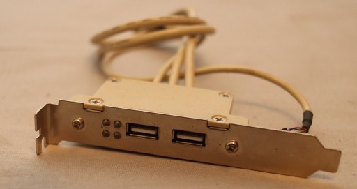 Zdjęcie oferty: Dwa porty USB na śledziu