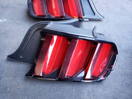 Zdjęcie oferty: Reflektor prawy tył Ford Mustang VI 
