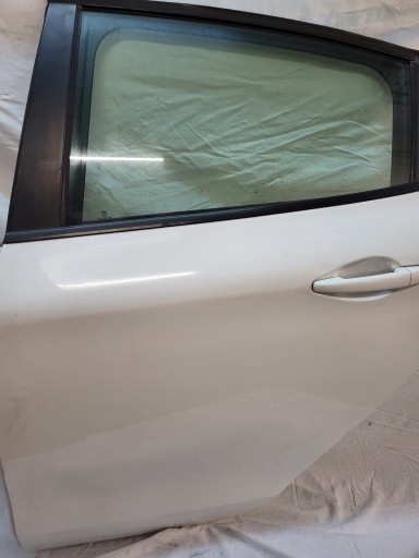 Zdjęcie oferty: Peugeot 208 I - drzwi tylne lewe białe EWP