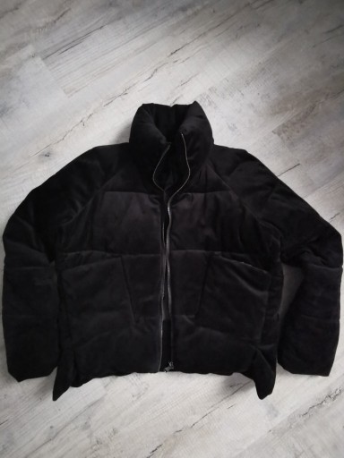 Zdjęcie oferty: Czarna aksamitna kurtka puchową ze stójką