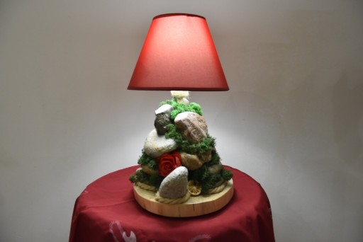 Zdjęcie oferty: Kamienna lampa z mchem i różami 