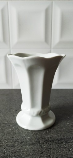 Zdjęcie oferty: Wazon porcelanowy biały wazonik vintage
