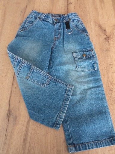 Zdjęcie oferty: Spodnie  jeansy chłopięce 98-104