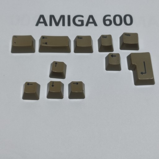 Zdjęcie oferty: Amiga 600 - Klawisze na okrągły młoteczek szare