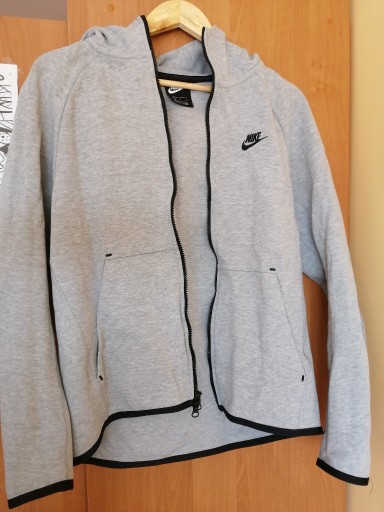 Zdjęcie oferty: Bluza z kapturem NIKE