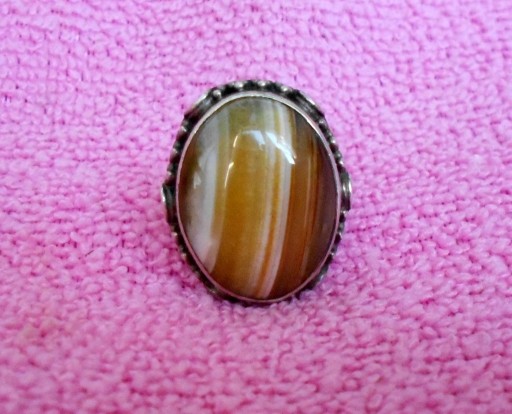 Zdjęcie oferty: Srebrny stary pierścionek  z agatem pasiastym