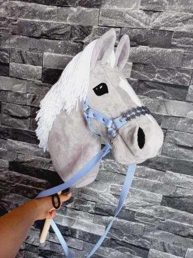Zdjęcie oferty: Hobby horse konik A3 Siwy +dodatki (wysyłka 30.05)