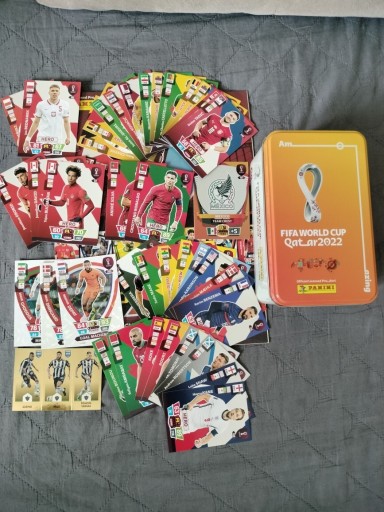 Zdjęcie oferty: Qatar 2022 puszka FIFA Ronaldo zestaw kart 