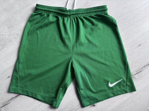 Zdjęcie oferty: Spodenki Nike junior M 137-146