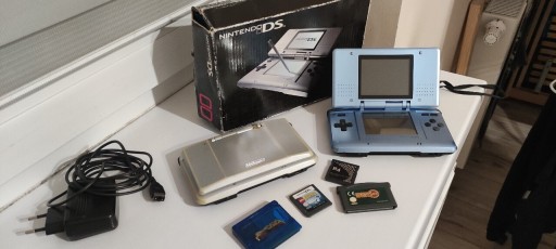 Zdjęcie oferty: Nintendo DS niebieska srebrna softmod R4 GoldenSun