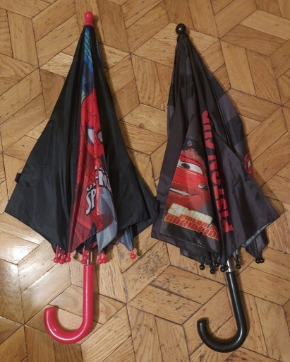 Zdjęcie oferty: Dwie parasolki dziecięce Carsy i Spiderman