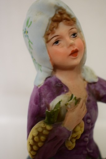 Zdjęcie oferty: Włoska figurka porcelanowa -Capodimonte,uszkodzona
