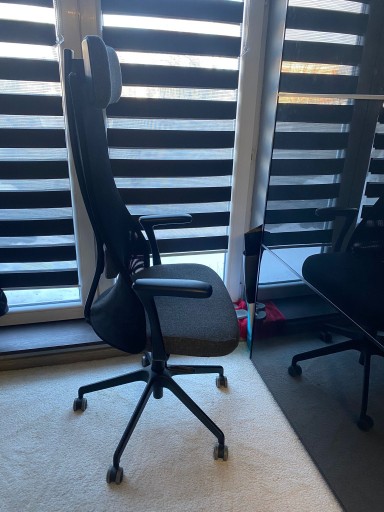 Zdjęcie oferty: Krzesło biurowe z podłokietnikami-IKEA