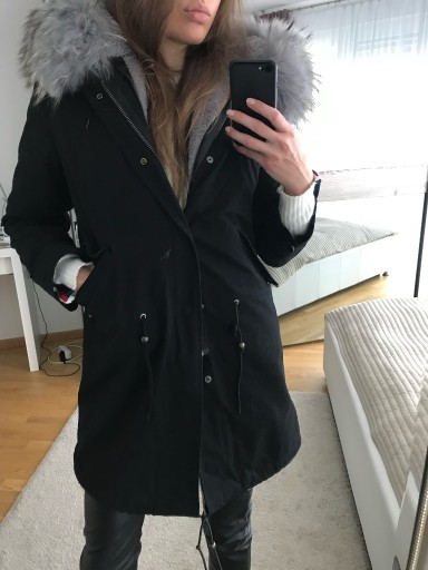 Zdjęcie oferty: Ciepła piękna kurtka zimowa z futrem szopa