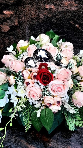 Zdjęcie oferty: Stroik sztuczne kwiaty kompozycja kwiatowa na grób