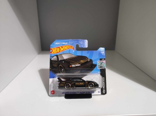 Zdjęcie oferty: 25 Stojaków na auta hot wheels 