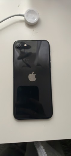 Zdjęcie oferty: iPhone SE 2020 128 GB 