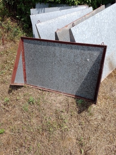 Zdjęcie oferty: Osłony metalowe na okna do budynku rolniczego