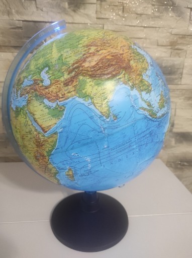 Zdjęcie oferty: Świecący globus w języku niemieckim