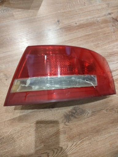 Zdjęcie oferty: Lampa prawa Audi A6 C6 sedan.