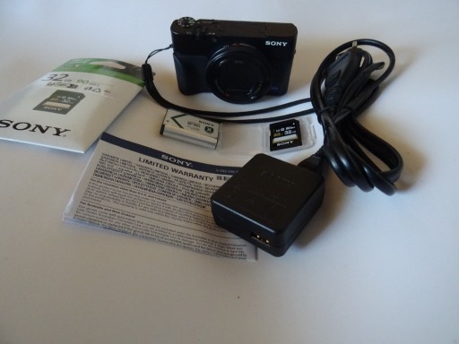 Zdjęcie oferty: Sony RX 100 V 5 Chwyt i akumu plus karta Sony 32GB