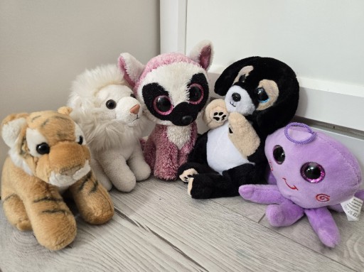 Zdjęcie oferty: Pięć małych pluszaków, lew, tygrysek, ośmiornica, krecik, lisek, pluszaczki