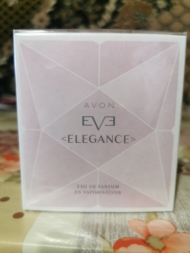Zdjęcie oferty: AVON Eve Elegance Woda perfumowana 50 ml