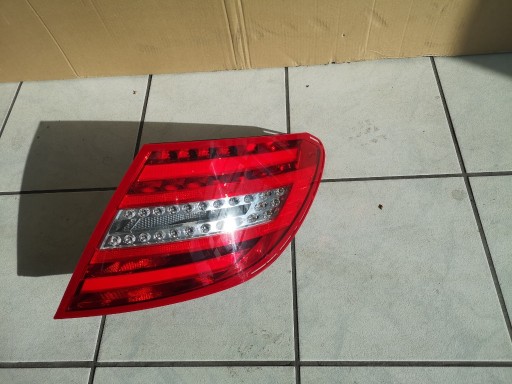 Zdjęcie oferty: Lampa tylna Led Mercedes C klasa W 204 wersja USA