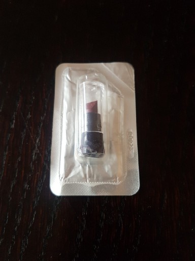 Zdjęcie oferty: Avon szminka Ultra Colour Rich Plumstone próbka