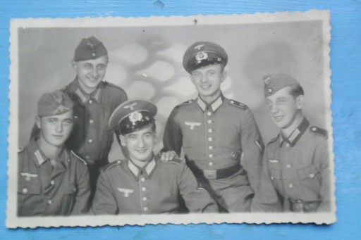 Zdjęcie oferty: Niemcy wrzesień 1942r Wermacht -zdjęcie - Polacy?
