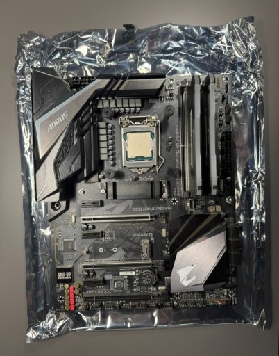 Zdjęcie oferty: Zestaw PC: i7-9700K, AORUS Z390, DDR4 16GB, AIO