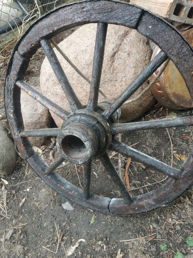 Zdjęcie oferty: Drewniane koło od wozu drabiniastego żyrandol 53cm