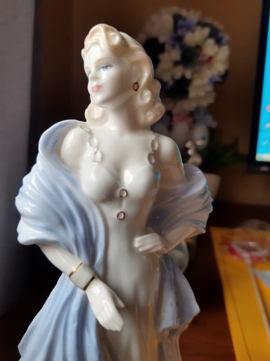 Zdjęcie oferty: Figurka porcelanowa COALPORT-CATHERINE z 1996r