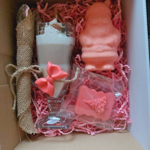 Zdjęcie oferty: Box prezentowy Mydełko glicerynowe świeca Sojowa