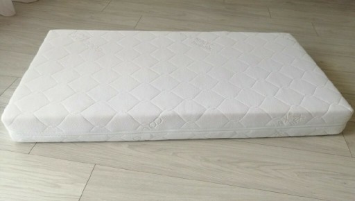 Zdjęcie oferty: Materac termoelastyczmy 60×120