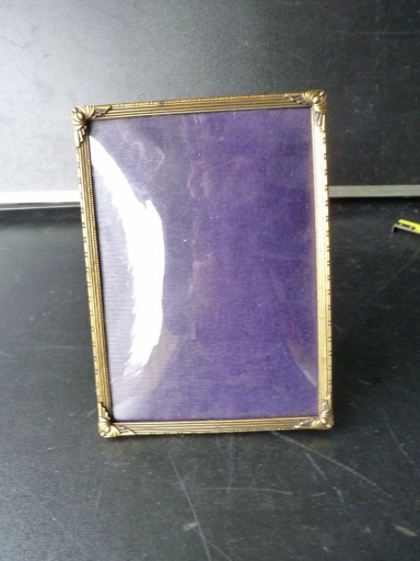 Zdjęcie oferty: Ramka mosiężna ze szkłem wypukłym 18,5 x 13,5 cm.