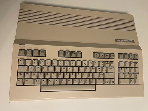 Zdjęcie oferty: Commodore c128 zasilacz , sprawny 