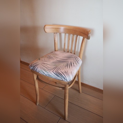 Zdjęcie oferty: Krzesło drewniane 